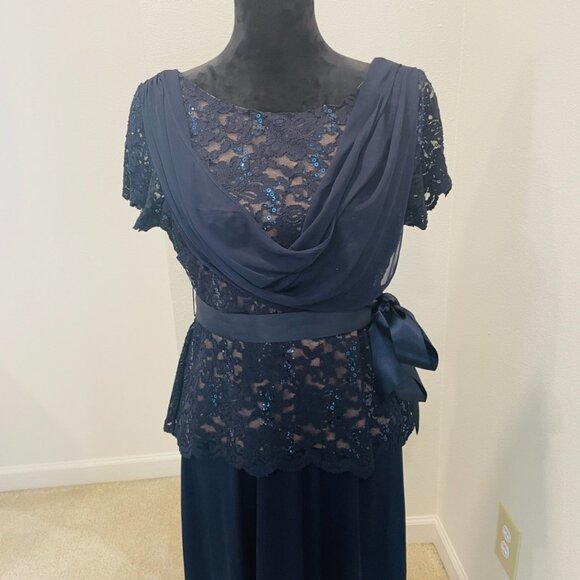 Long evening dress with sequin in blue - Picture 2 of 8